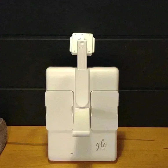 Glo TECH travel mirror with‎ phone holder - Picture 4 of 7